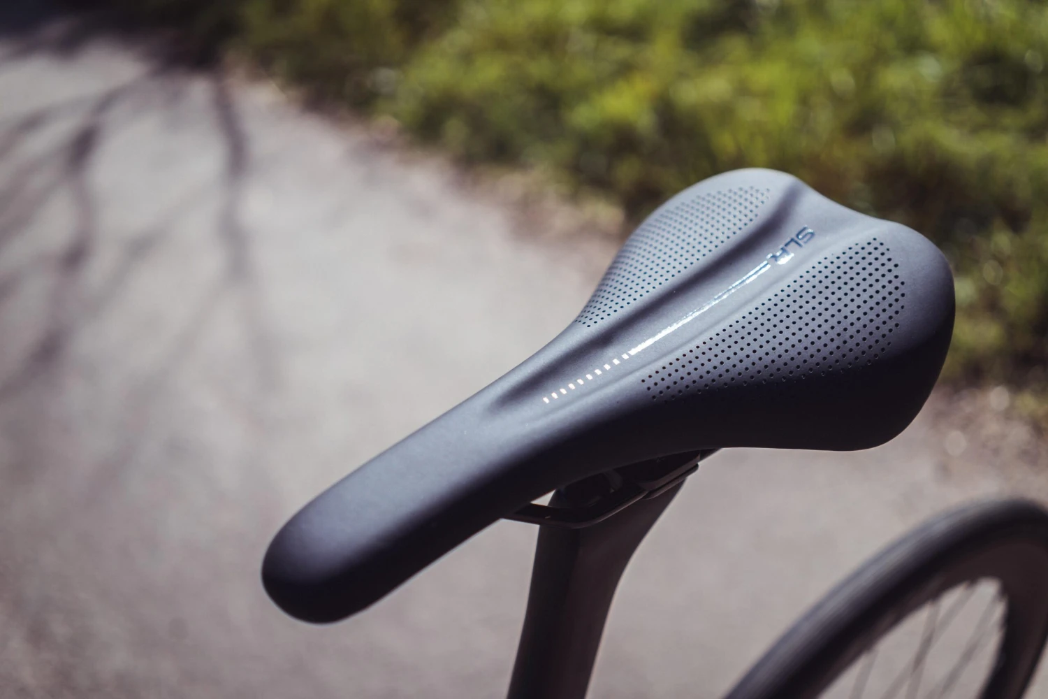 Boardman SLR 9.6 Disc Mens Road Bike - XS, S, M, L, XL Frames 14 Boardman SLR 9.6 Disc Mens Road Bike - XS, S, M, L, XL Frames - Image 12