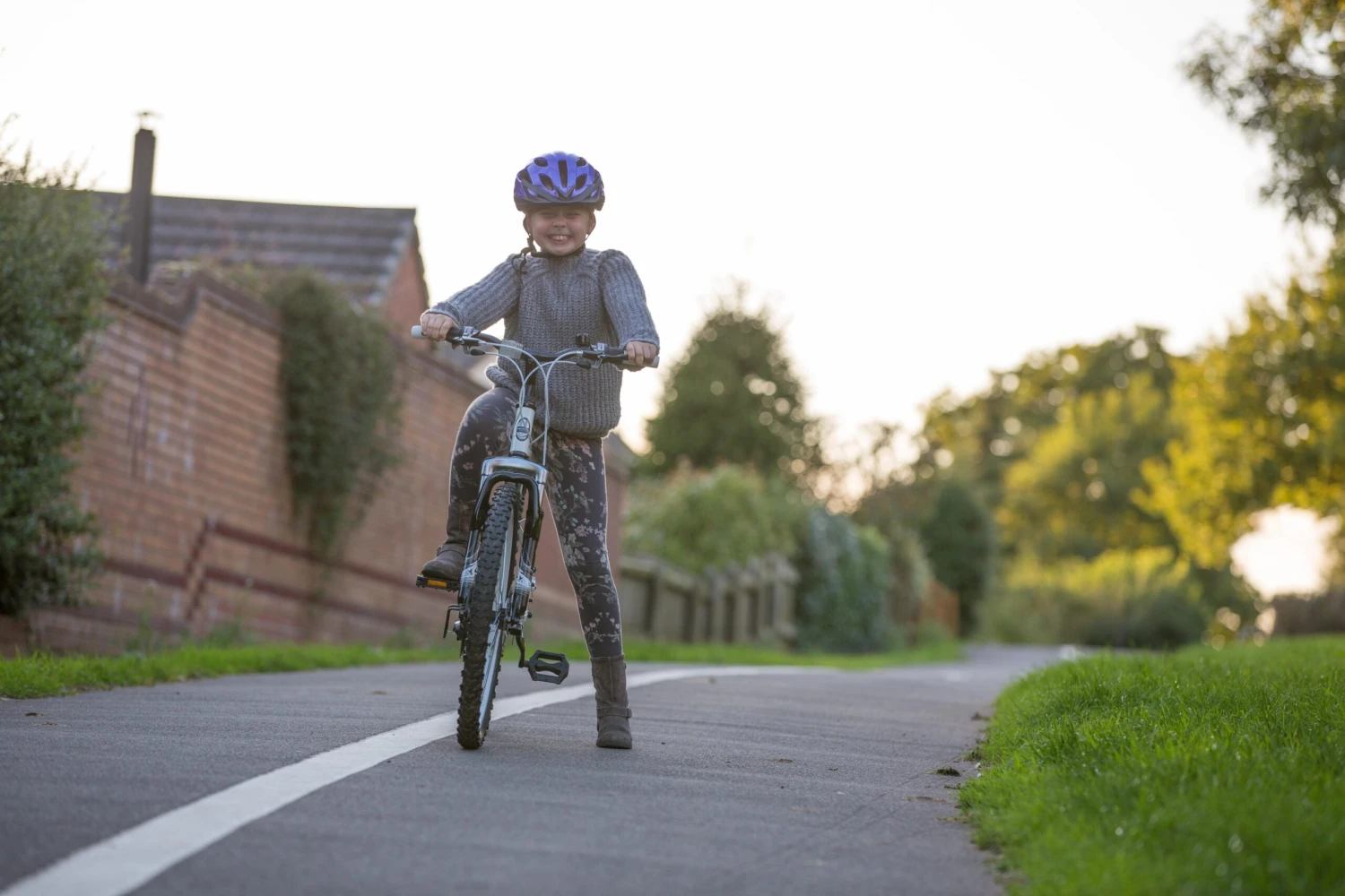 Apollo® Apollo Craze Junior Mountain Bike - 24" Wheel 5 Apollo® Apollo Craze Junior Mountain Bike - 24" Wheel - Image 3