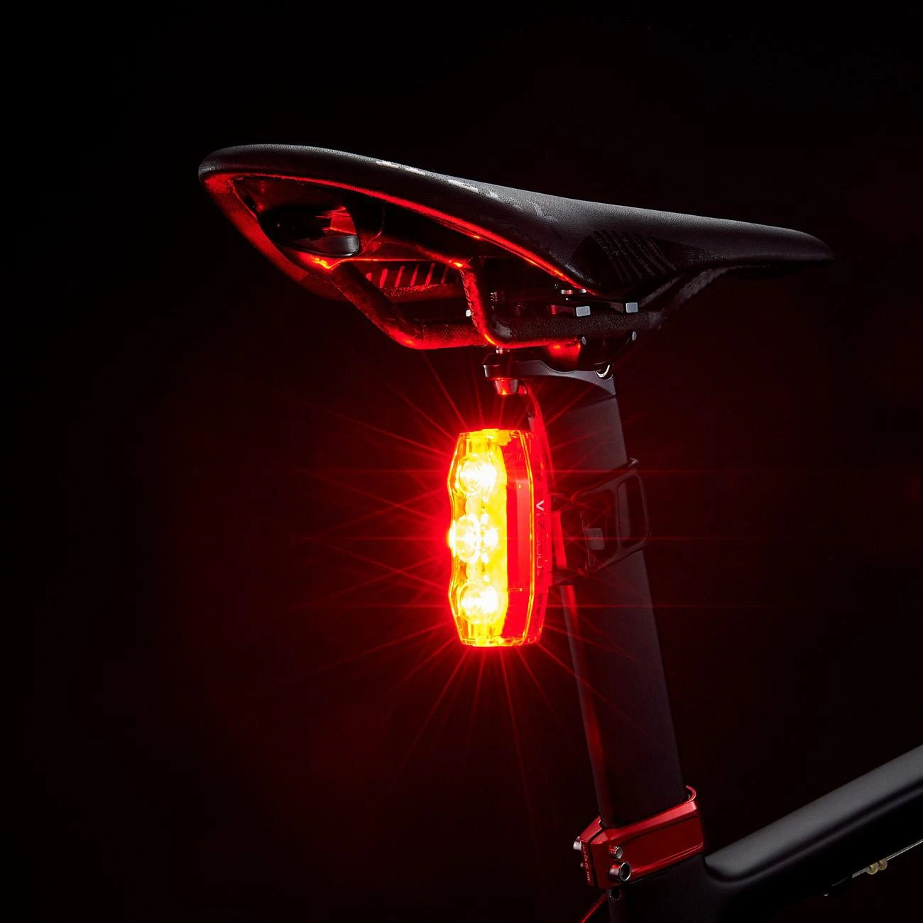 Cateye VIZ 300 Rear Bike Light 7 Cateye VIZ 300 Rear Bike Light - Image 5