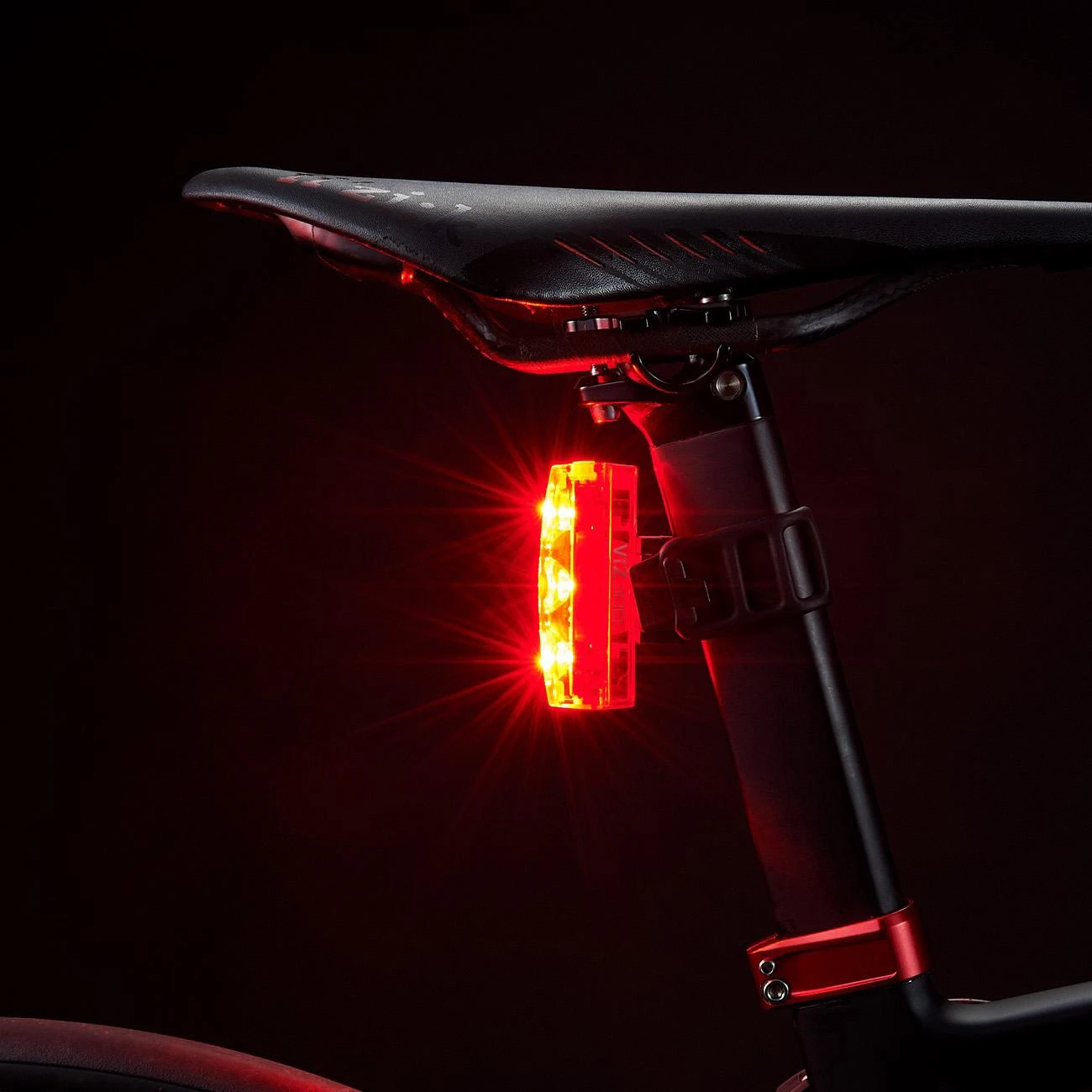 Cateye VIZ 300 Rear Bike Light 8 Cateye VIZ 300 Rear Bike Light - Image 6