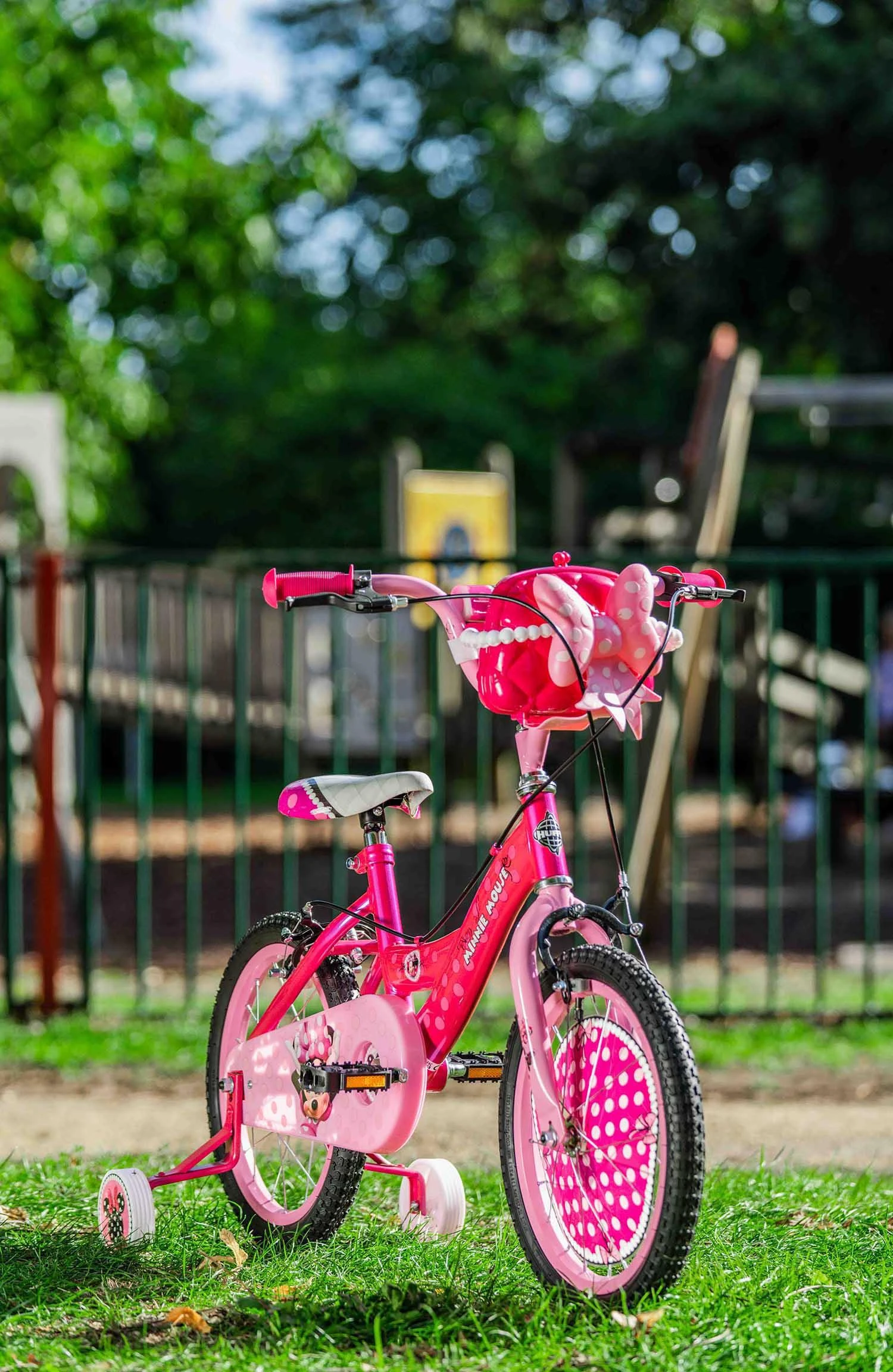 Huffy Disney Minnie Mouse Kids Bike - 16" Wheel 6 Huffy Disney Minnie Mouse Kids Bike - 16" Wheel - Image 4