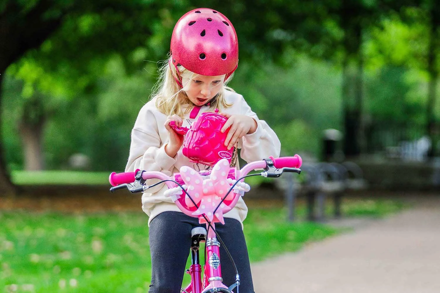 Huffy Disney Minnie Mouse Kids Bike - 16" Wheel 8 Huffy Disney Minnie Mouse Kids Bike - 16" Wheel - Image 6