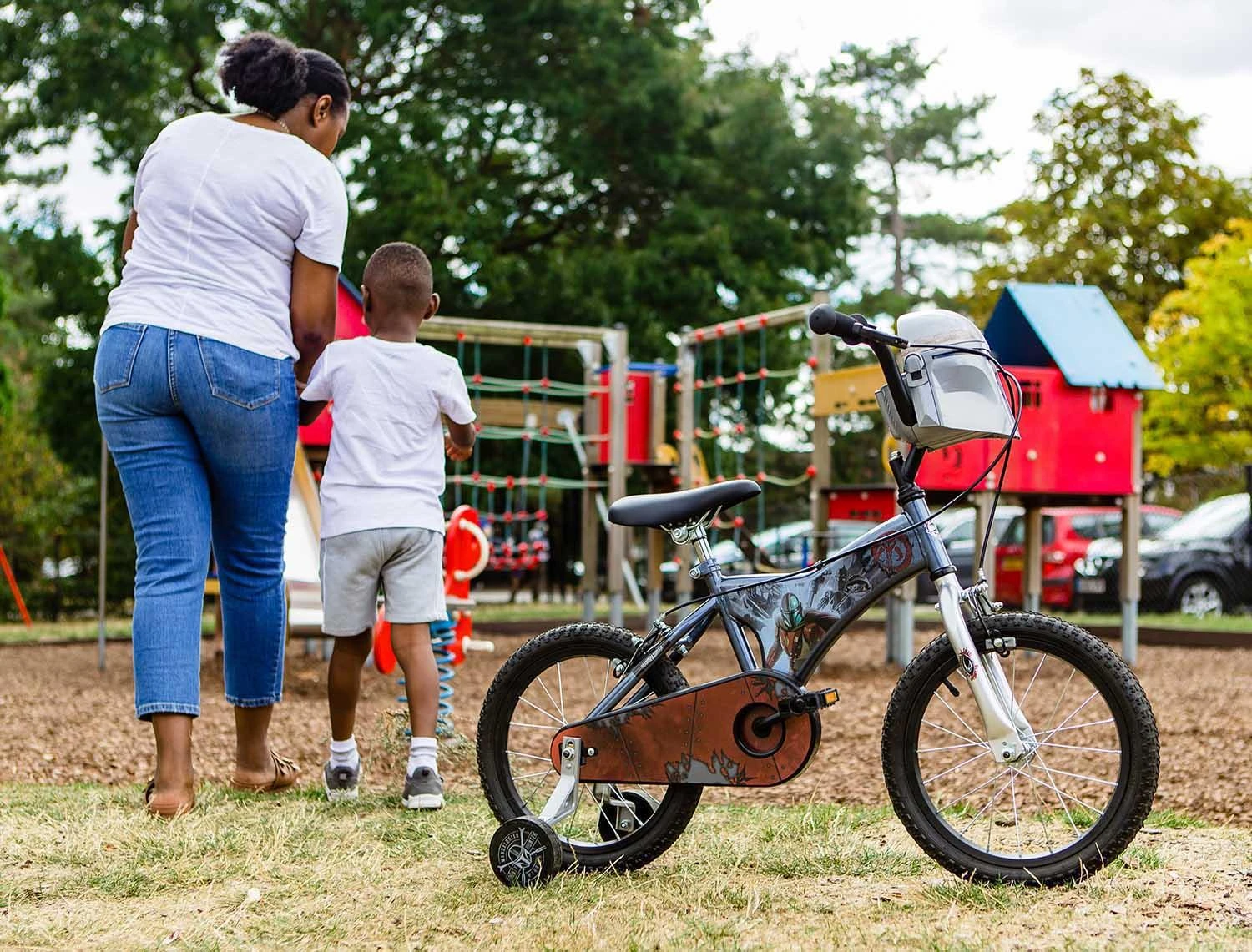 Huffy Star Wars Mandalorian Kids Bike - 16" Wheel 7 Huffy Star Wars Mandalorian Kids Bike - 16" Wheel - Image 5